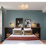 Lyric Opera Hotel 4*