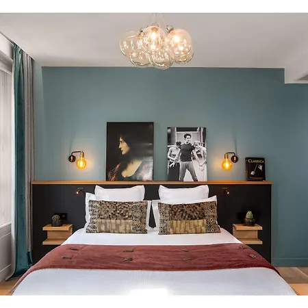 Lyric Opera מלון 4*