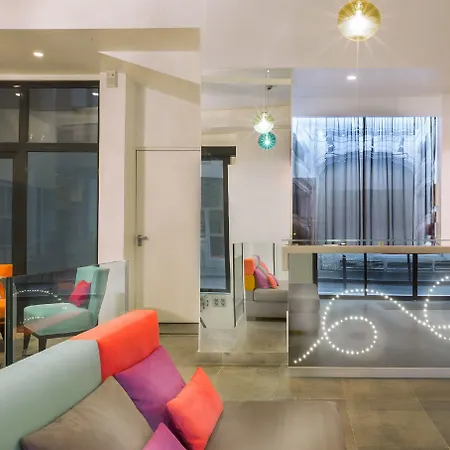 מלון Lyric Opera 4*