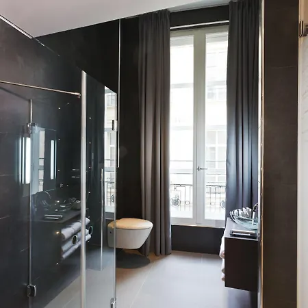 Lyric Opera Hotel