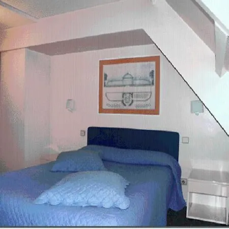 Lyric Opera מלון