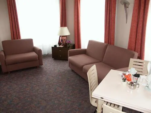 Hotel Lyric Opera 4*