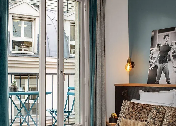 Hotel Lyric Opera 4*