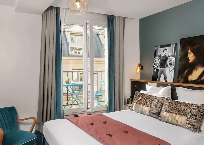 Hotel Lyric Opera 4*