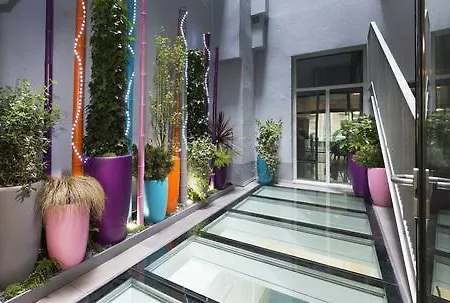 Lyric Opera Hotel 4*