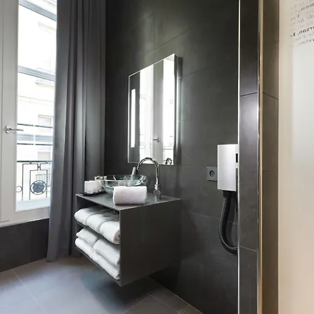 Lyric Opera Szálloda 4*