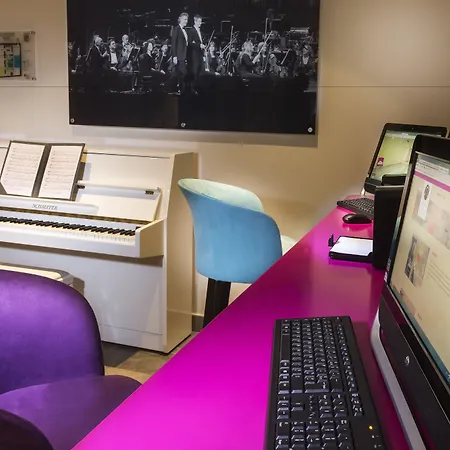 Hotel Lyric Opera 4*