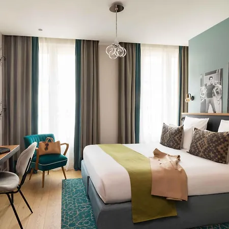 Lyric Opera ホテル