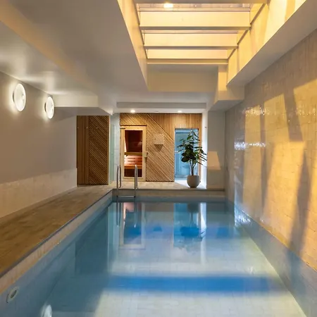 ホテル Lyric Opera 4*