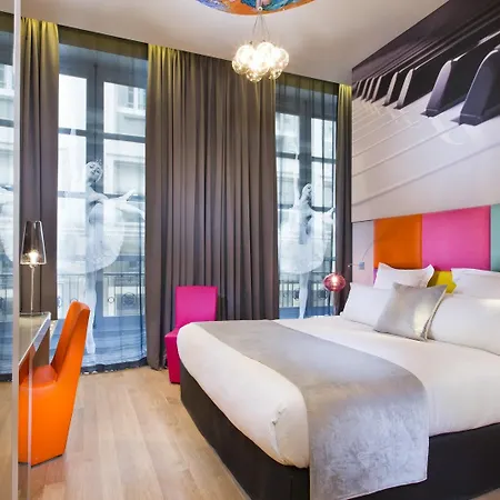 Hotel Lyric Opera 4*