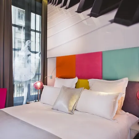 Hotel Lyric Opera 4*