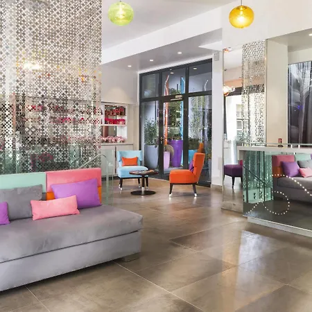 Lyric Opera Hotel 4*