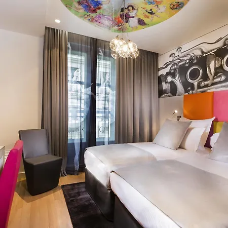 Lyric Opera Hotel