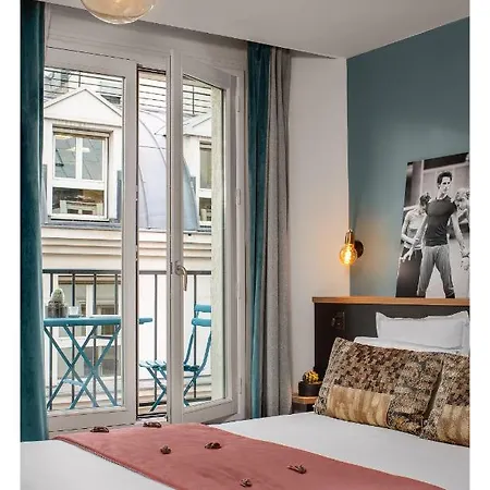 Hotel Lyric Opera 4*