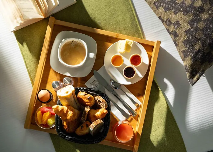 Hotel Lyric Opera 4*