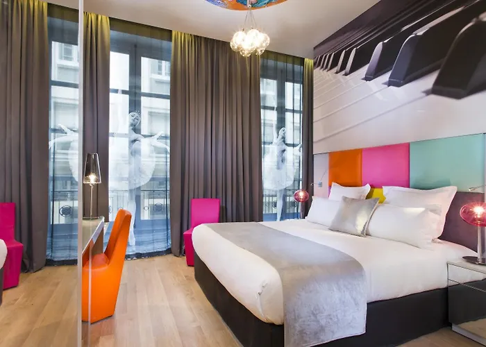 Hotel Lyric Opera 4*